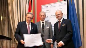 MESON DE CANDIDO MEDALLA EUROPEA DE MERITO AL TRABAJO